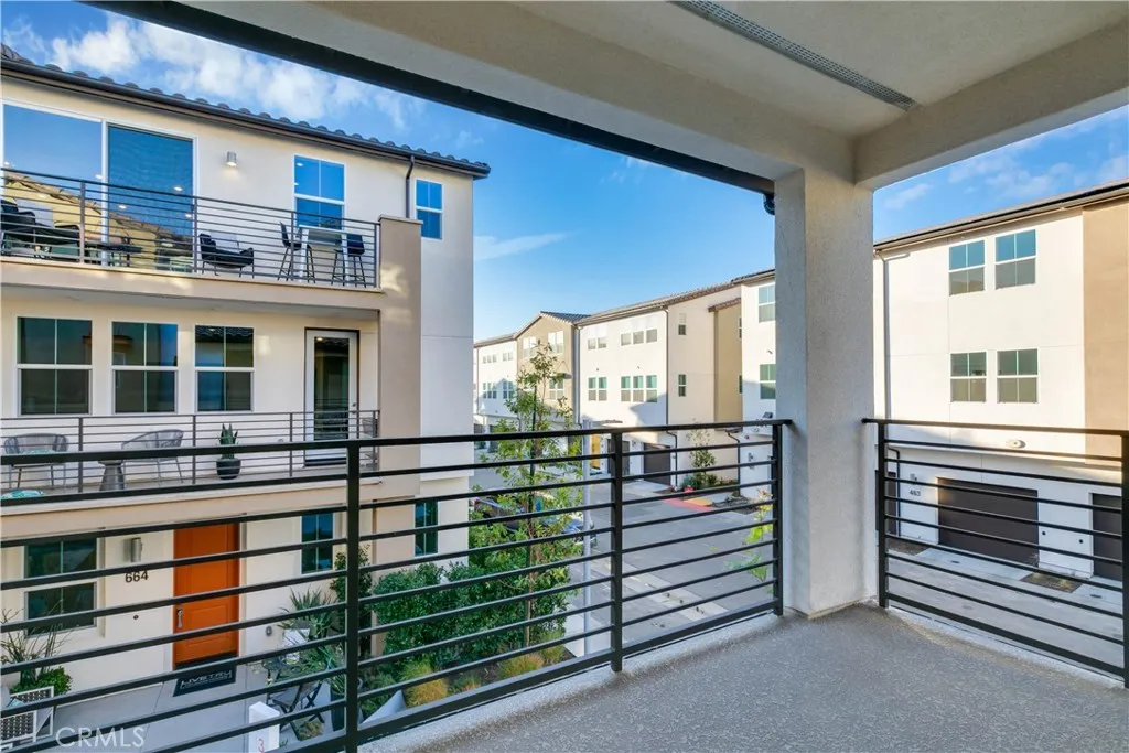 667 Limoncello Lane, Covina, California 91723 home-pic-25